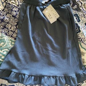 Lularoe Jude ruffle hem shorts